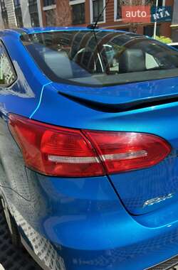 Седан Ford Focus 2015 в 