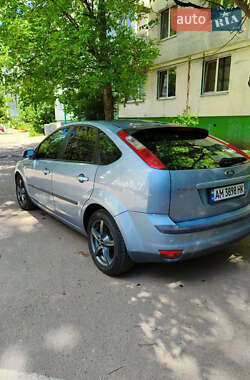 Хэтчбек Ford Focus 2007 в 