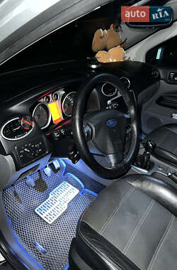 Хэтчбек Ford Focus 2008 в 