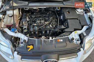 Хэтчбек Ford Focus 2013 в 