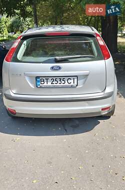Хэтчбек Ford Focus 2006 в 