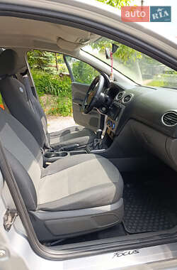 Хэтчбек Ford Focus 2007 в 