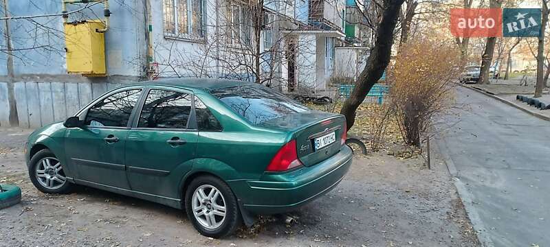 Седан Ford Focus 2000 в Горішніх Плавнях