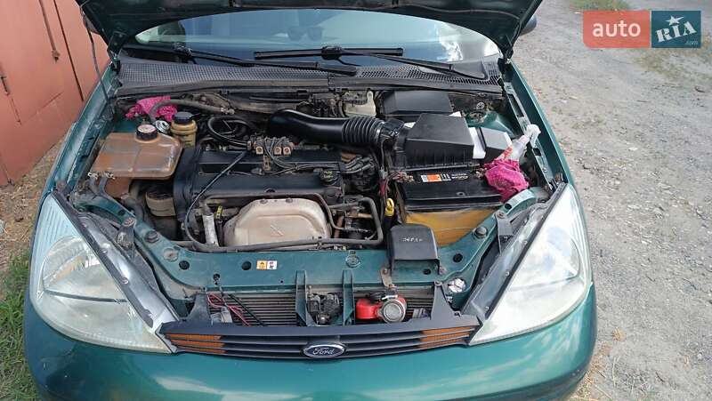 Седан Ford Focus 2000 в Горішніх Плавнях