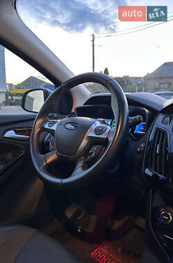 Хэтчбек Ford Focus 2013 в 