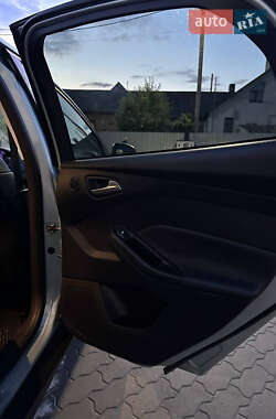 Хэтчбек Ford Focus 2013 в 