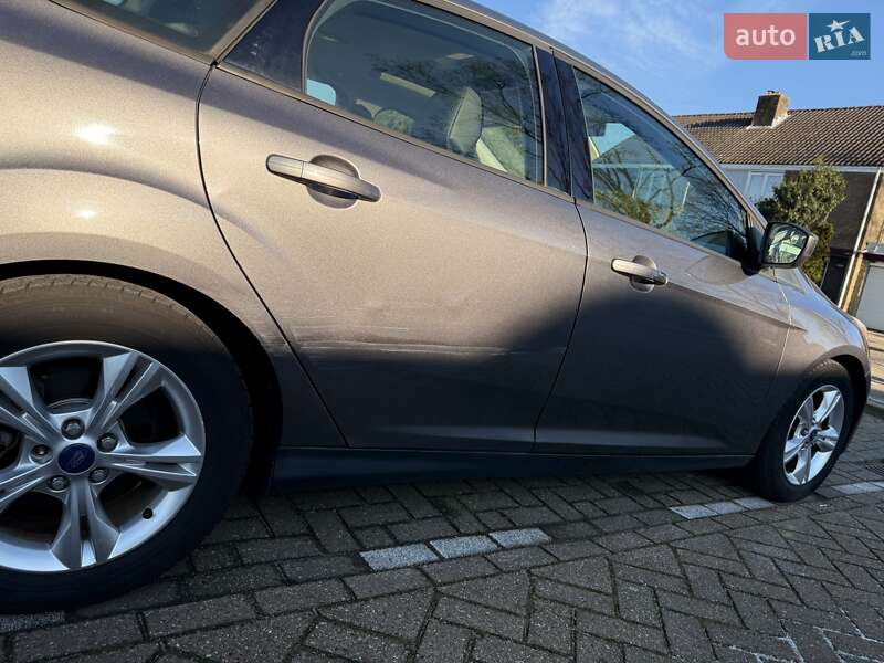 Седан Ford Focus 2011 в Бобровиці
