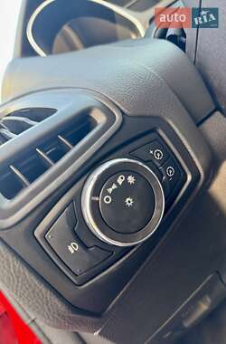 Седан Ford Focus 2011 в 