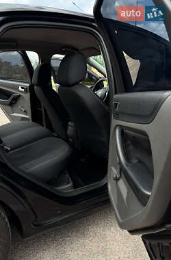 Хэтчбек Ford Focus 2005 в 
