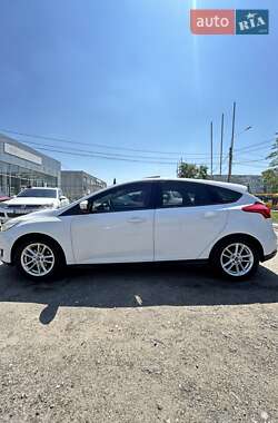Хэтчбек Ford Focus 2016 в 
