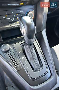 Седан Ford Focus 2015 в 