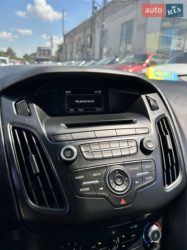 Седан Ford Focus 2015 в Сумах