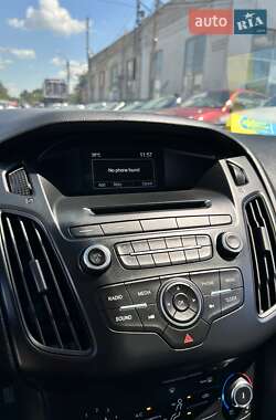 Седан Ford Focus 2015 в 