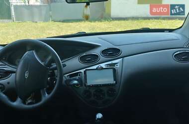 Хэтчбек Ford Focus 1999 в Дубно