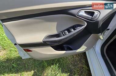 Седан Ford Focus 2016 в 