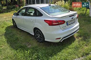 Седан Ford Focus 2016 в 