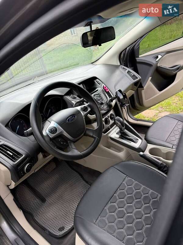 Седан Ford Focus 2013 в Мервичах