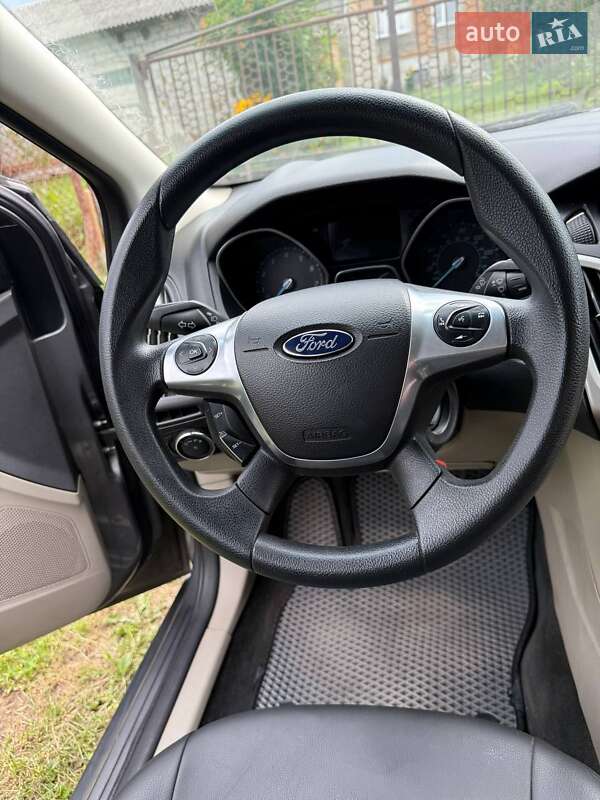 Седан Ford Focus 2013 в Мервичах