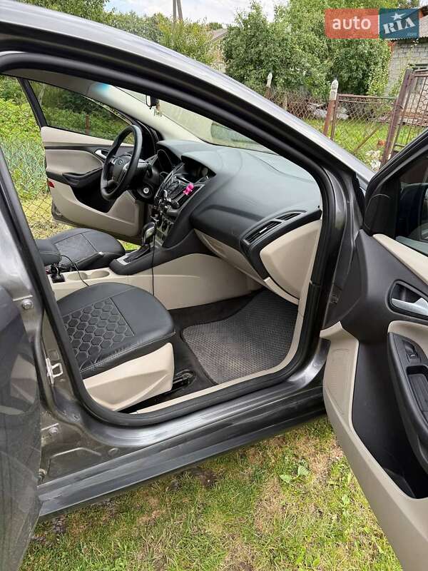 Седан Ford Focus 2013 в Мервичах