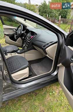 Седан Ford Focus 2013 в 