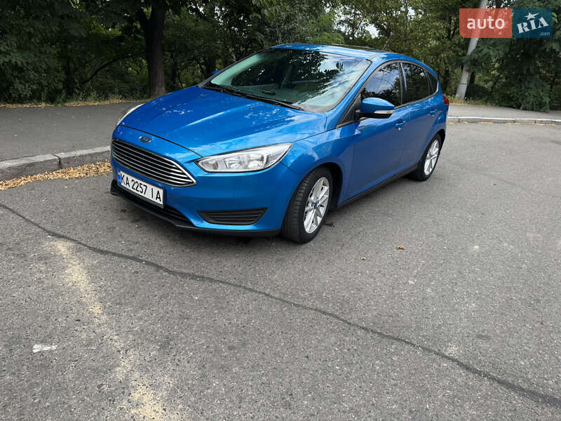 Хетчбек Ford Focus 2015 в 