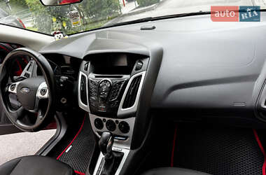Хэтчбек Ford Focus 2013 в 