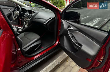 Хэтчбек Ford Focus 2013 в 