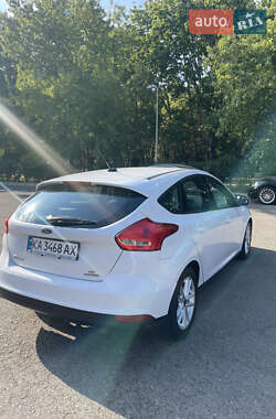 Хэтчбек Ford Focus 2015 в 
