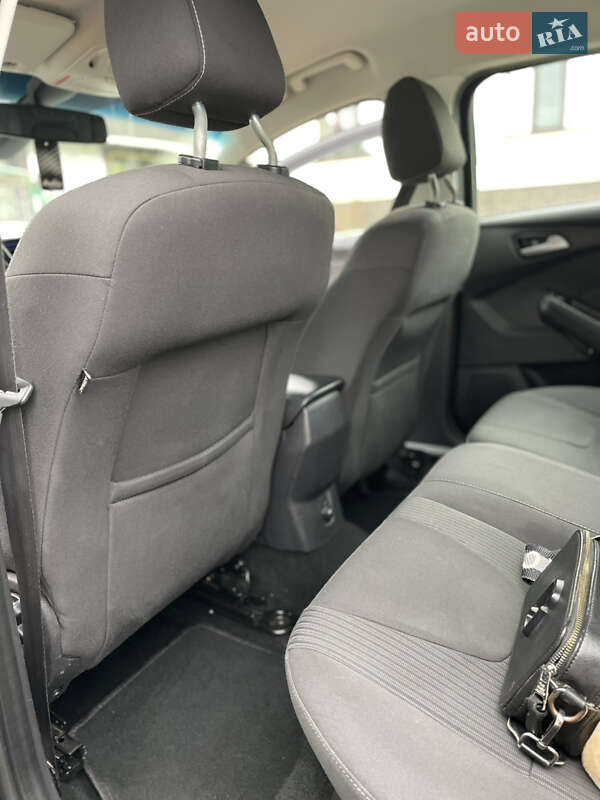 Универсал Ford Focus 2012 в Новояворовске