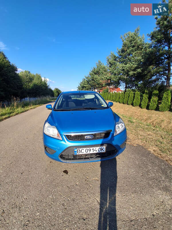 Хэтчбек Ford Focus 2007 в Хырове