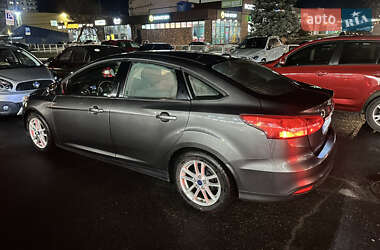 Седан Ford Focus 2015 в 