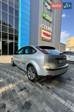 Хэтчбек Ford Focus 2007 в 