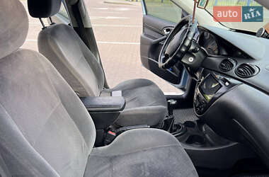 Седан Ford Focus 2004 в 