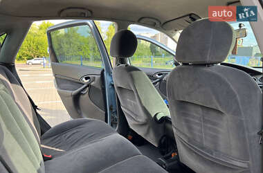 Седан Ford Focus 2004 в 