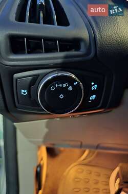 Седан Ford Focus 2014 в 