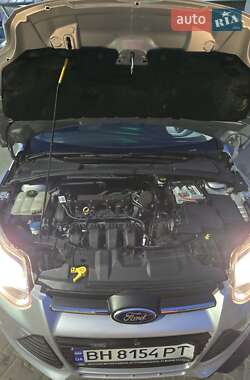 Седан Ford Focus 2014 в 