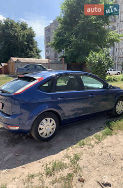Хэтчбек Ford Focus 2010 в Ромнах