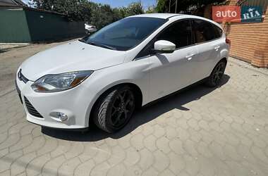 Хэтчбек Ford Focus 2012 в 