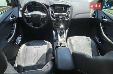 Хэтчбек Ford Focus 2012 в 