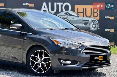 Хэтчбек Ford Focus 2015 в 