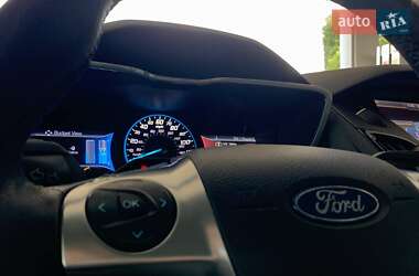 Хэтчбек Ford Focus 2012 в 