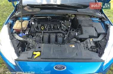 Хэтчбек Ford Focus 2015 в 