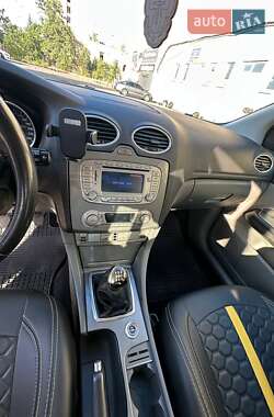 Универсал Ford Focus 2010 в 