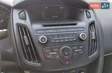 Седан Ford Focus 2015 в 