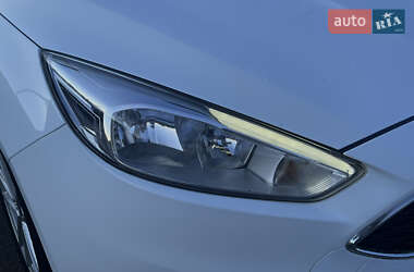 Хэтчбек Ford Focus 2015 в 