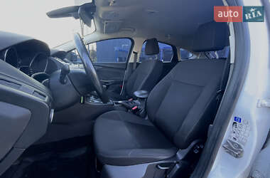 Хэтчбек Ford Focus 2015 в 