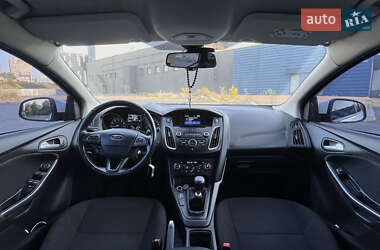 Хэтчбек Ford Focus 2015 в 