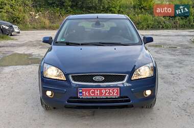 Хэтчбек Ford Focus 2006 в 