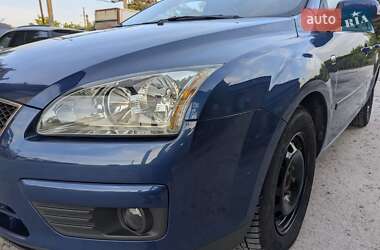 Хэтчбек Ford Focus 2006 в 