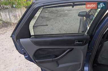 Хэтчбек Ford Focus 2006 в 